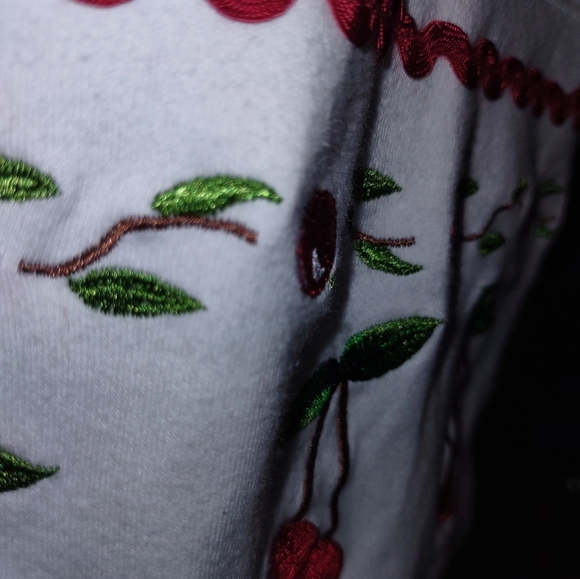 VINTAGE bechamel embroidered cherry v neck shirt - Picture 6 of 7